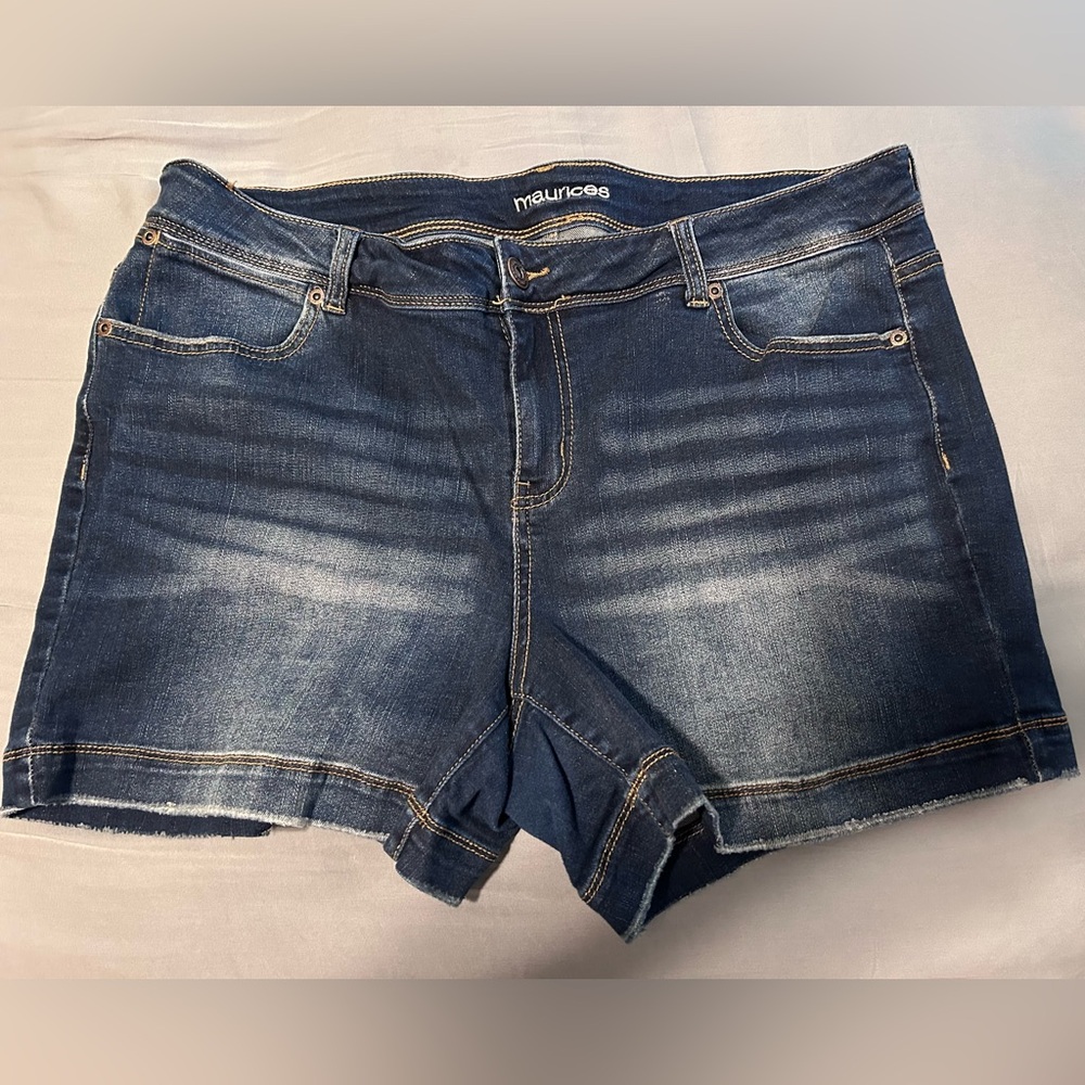 New Maurices Mid Rise Dark Wash Denim Jean Shorts Women’s Size 16 5” Inseam